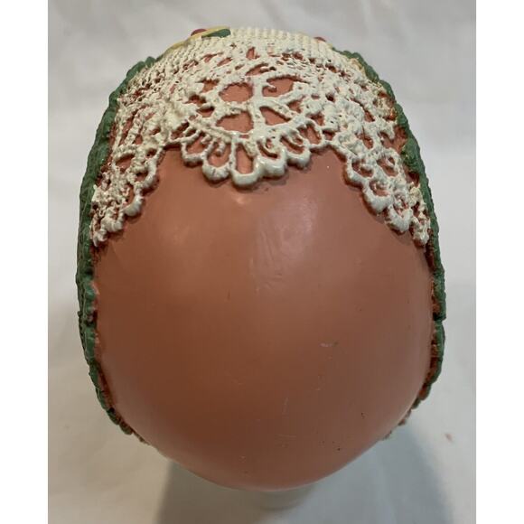 Decorative Easter Egg Hollow Dangling Chick Green Lace Ceramic Easter Figurine - Picture 7 of 7